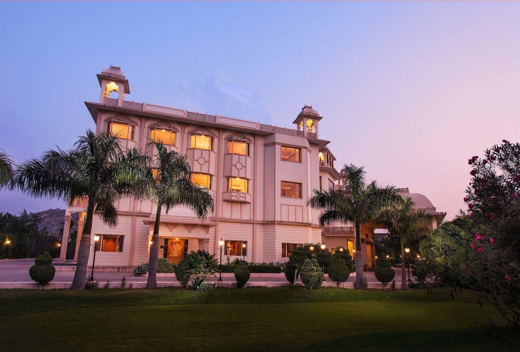 Kk Royal Hotel & Convention Centre Jaipur Dış mekan fotoğraf
